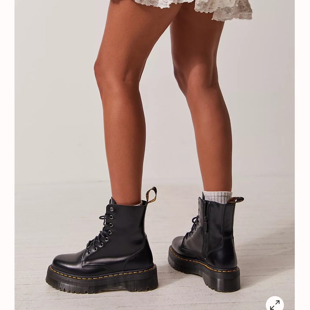 Dr. MARTENS JADON LACE UP BOOTS